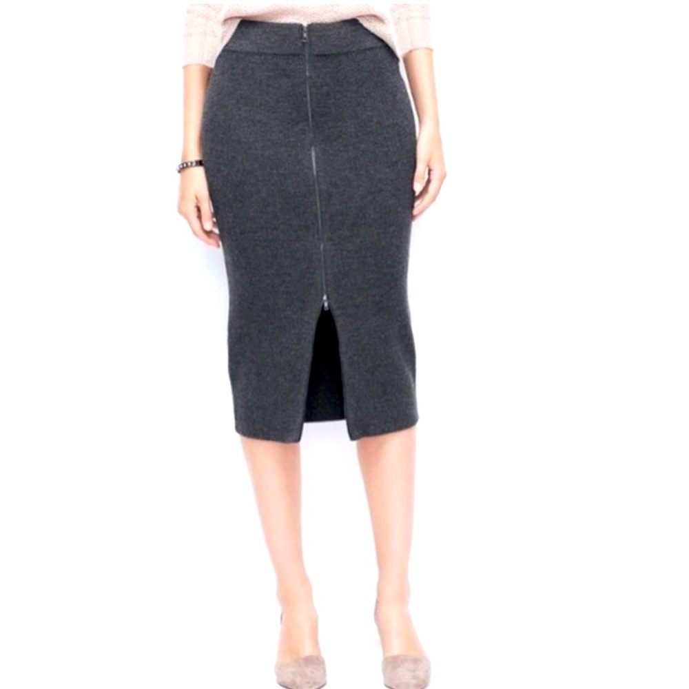 New without tags sweater knit skirt size S by Ann Taylor